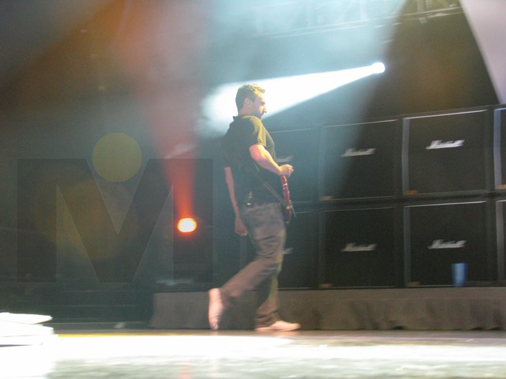 22-Noel Hogan en la guitarra en Monterrey.jpg